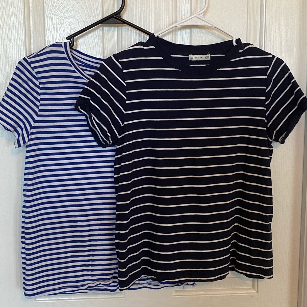 ⭐️ 3 for $20 ⭐️ Two striped tees